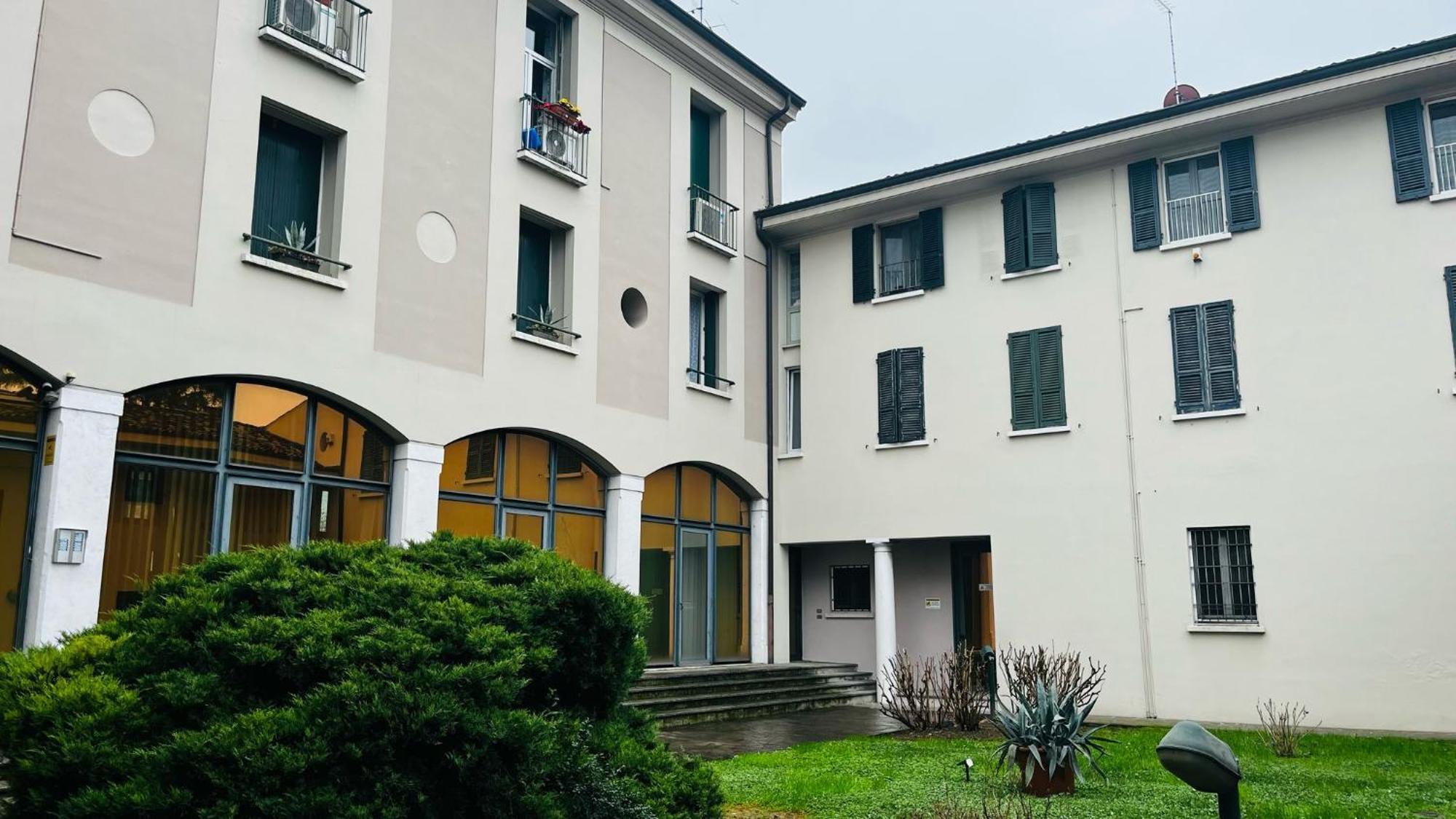 White House Apartment Brescia Exterior photo